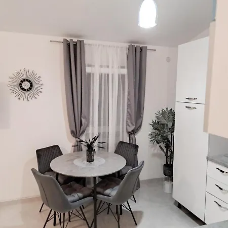 Luna Appartement *