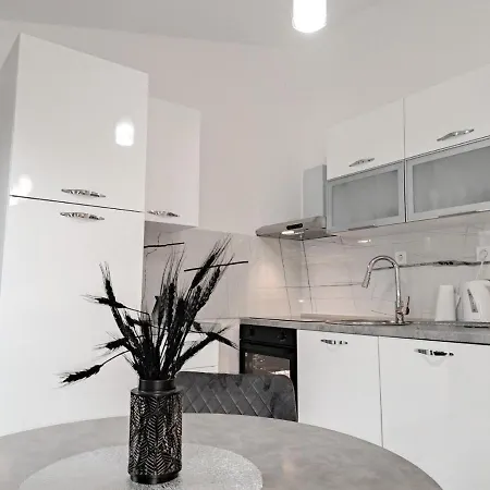 Luna Appartement *